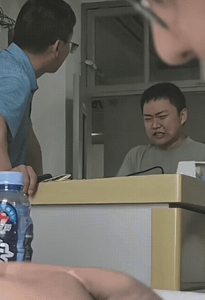 据说沙哥和老师解了
这也是我们义务教育九年经过重重筛选出来的进入大学的优秀学子了