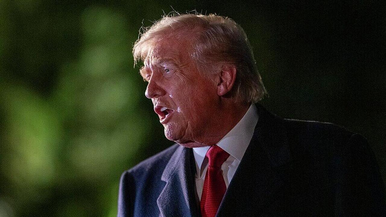 特朗普：政府雇员人数缩减是