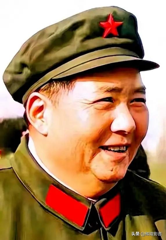 🌅旭日临空，万象生辉！🙏敬爱的毛主席，致敬您沉稳定力，传承不朽从容风骨！乱云