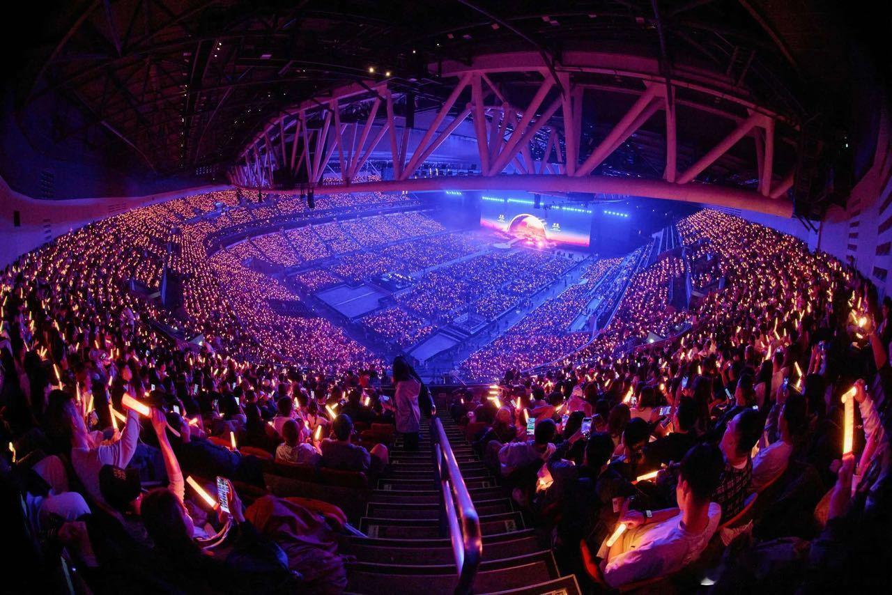 抽4个人去看演唱会！酒店+机票+演唱会门票全包！不要的可折现6000元！想干嘛干