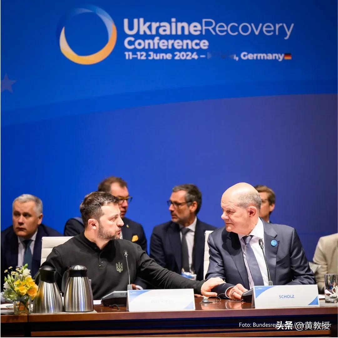 泽连斯基出席乌克兰🇺🇦重建会议
泽连斯基大声呼吁美国及其盟友提供更多的防空武