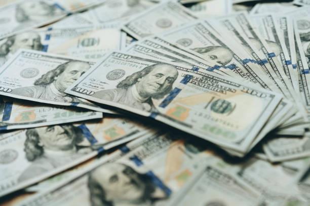 去年，中国在沙特发行了20亿美元主权债券，市场反应热烈，一抢而空。
    今年