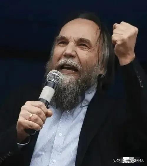 俄罗斯国师杜金曾说：中国放任委内瑞拉和伊朗沦陷，下一个遭殃的也将是中国自己。而且