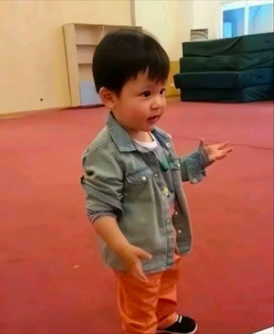 拾一点人间温柔，存于岁月之中。生活不总是热烈盛大，那些安静自在的瞬间，才最值得好