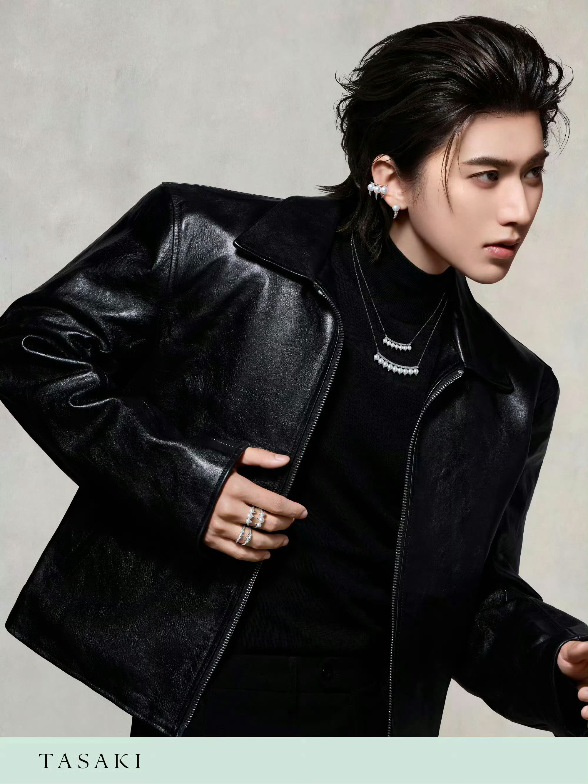 蔡徐坤 × TASAKITASAKI全球品牌代言人蔡徐坤释出全新造型大片。ALL