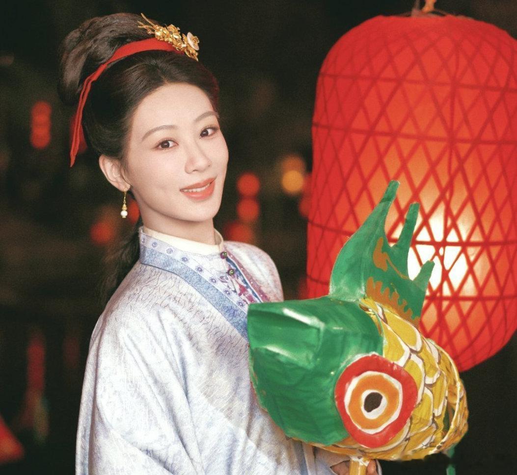 杨紫杨紫  春天是个盛大的形容词我想你刚刚合适𝓢𝓹𝓻𝓲𝓷𝓰 𝓲𝓼