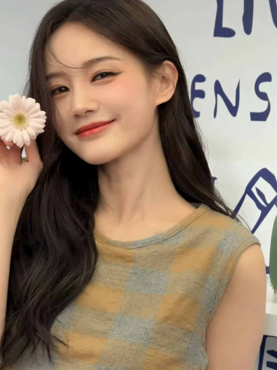 最近好喜欢李一桐，本来以为是个妹妹，结果发现是个姐姐，更爱了……[干饭人]姐姐也