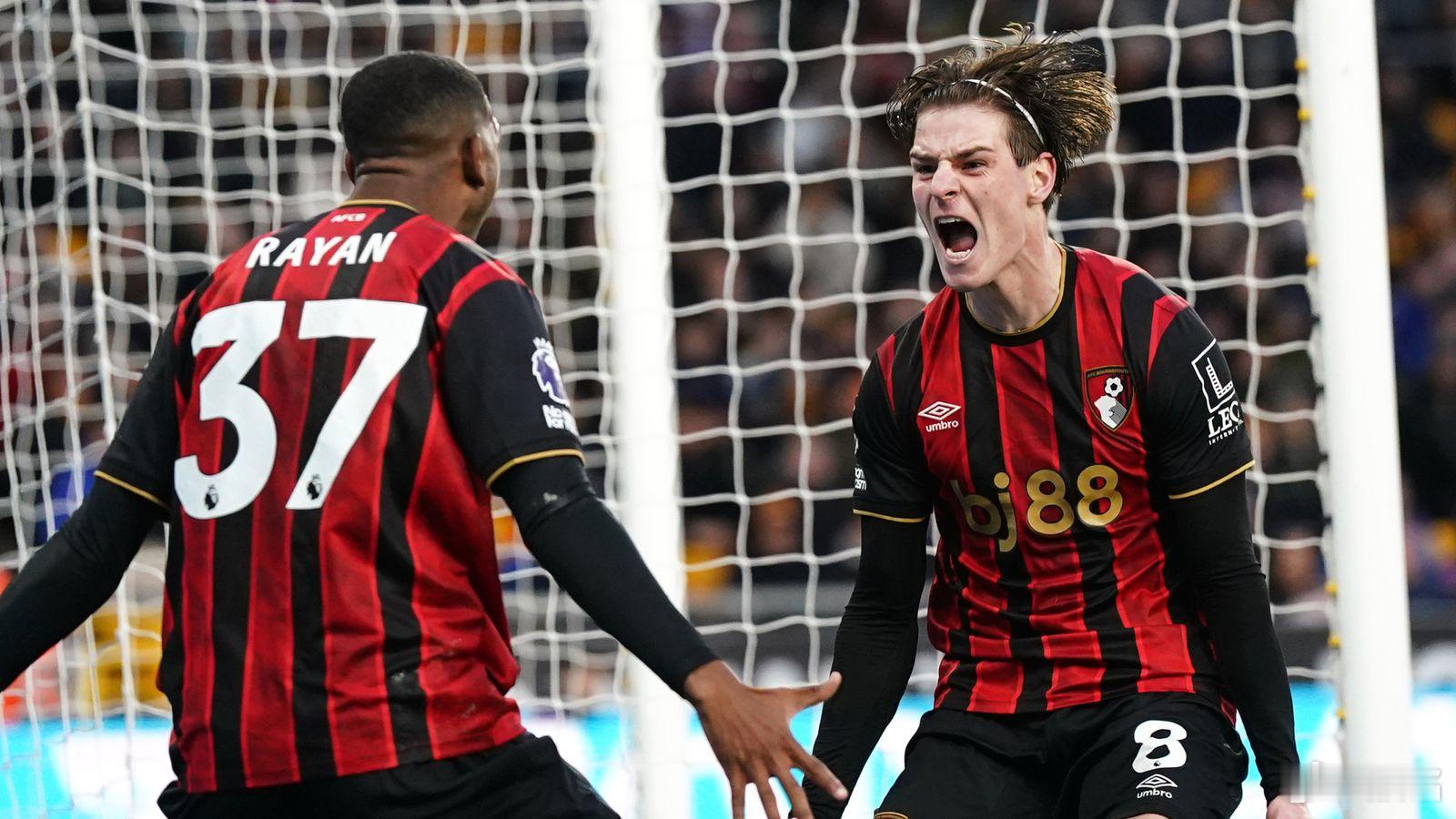 狼队0比2伯恩茅斯 这个比分不能真实反映比赛的实际情况。狼队的预期进球比对手高，