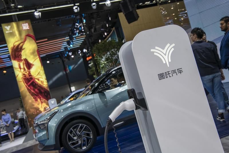 听闻哪吒造车三年烧光183亿，国资都难追回，我这老派企业家不禁摇头。造车哪是闹着