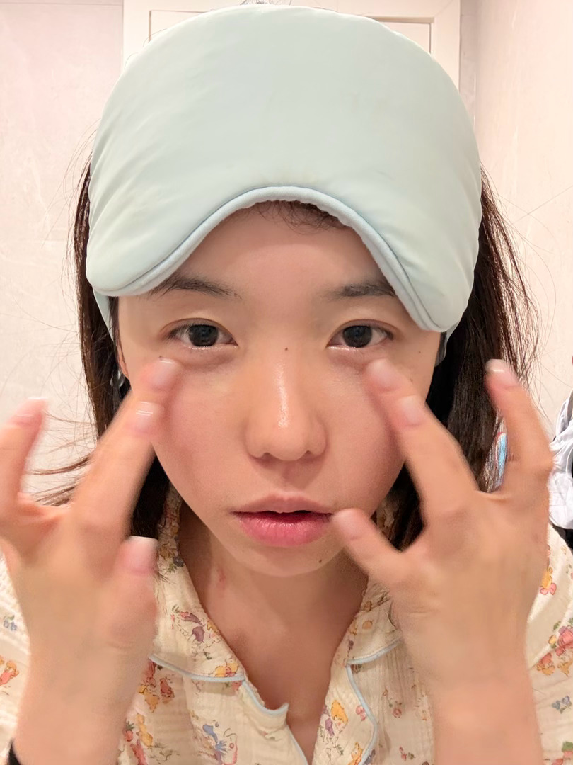 俺真的不中了 脑子太阳穴很痛 但是就是睡不着 明天可是周一啊 是要跟一帮子人扯皮