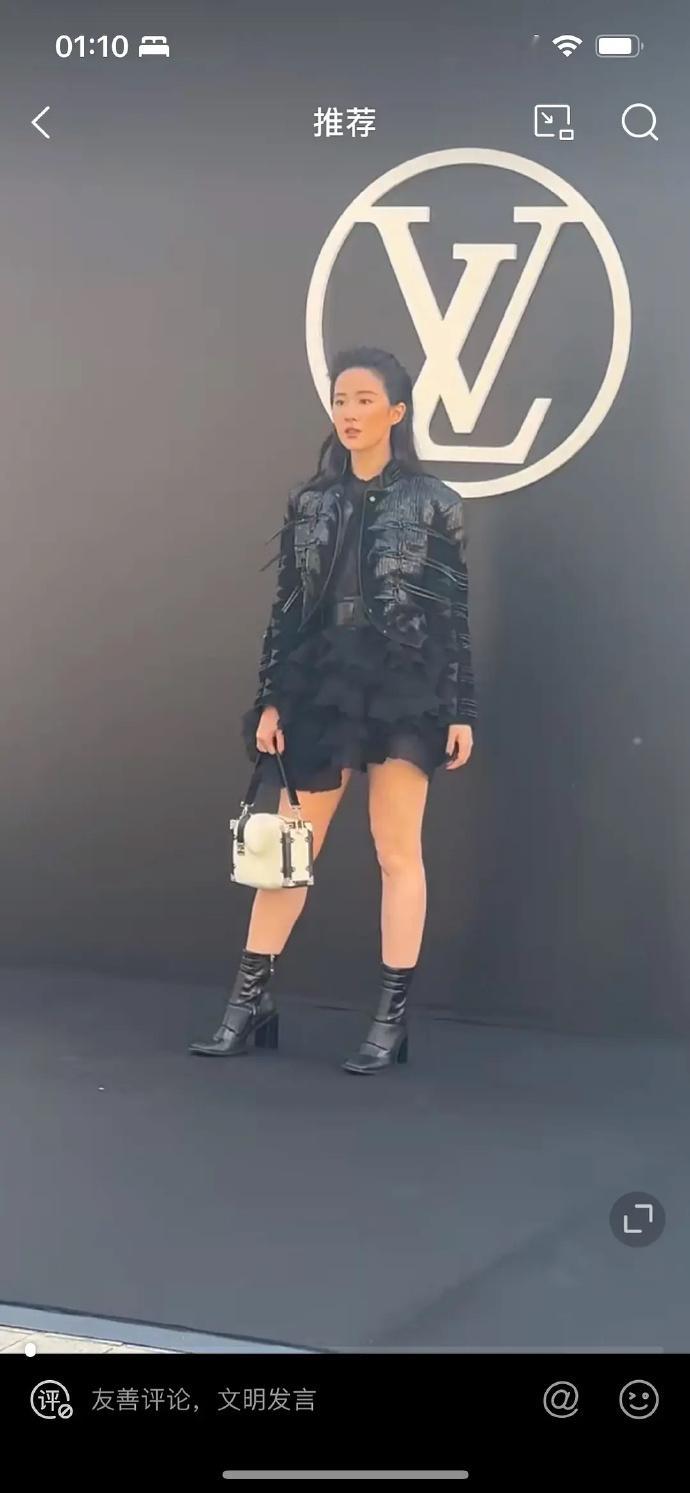 批评得过于严厉了。 ​​​