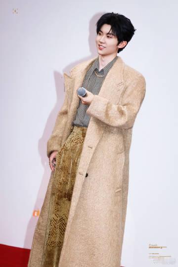 马嘉祺名利场贵公子 家人们谁懂啊，马嘉祺在名利场里就是贵公子的完美诠释。他穿着精