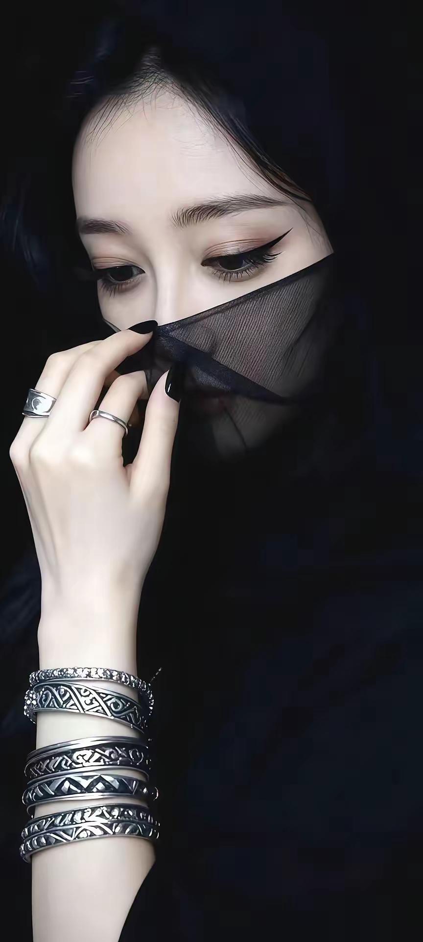 当代木婉清！
据说，当木婉清揭开面纱的那一刻，那个悦女无数的浪子，都惊为天人……