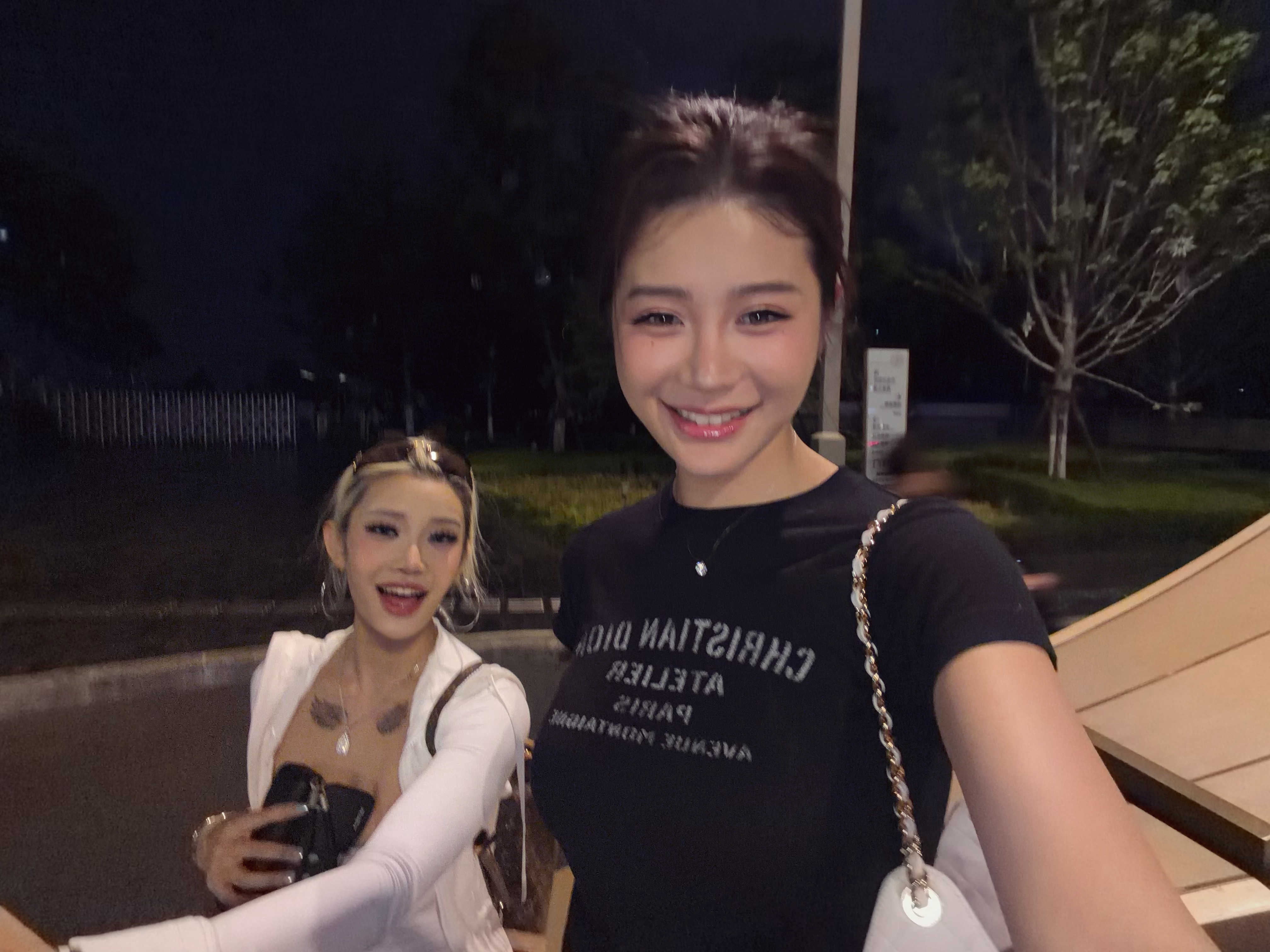 在笑啥啊