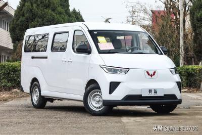 国家布局汽车的全球战略:
1、先用国内新能源电车（用科技配置等优势）挤占国际燃油
