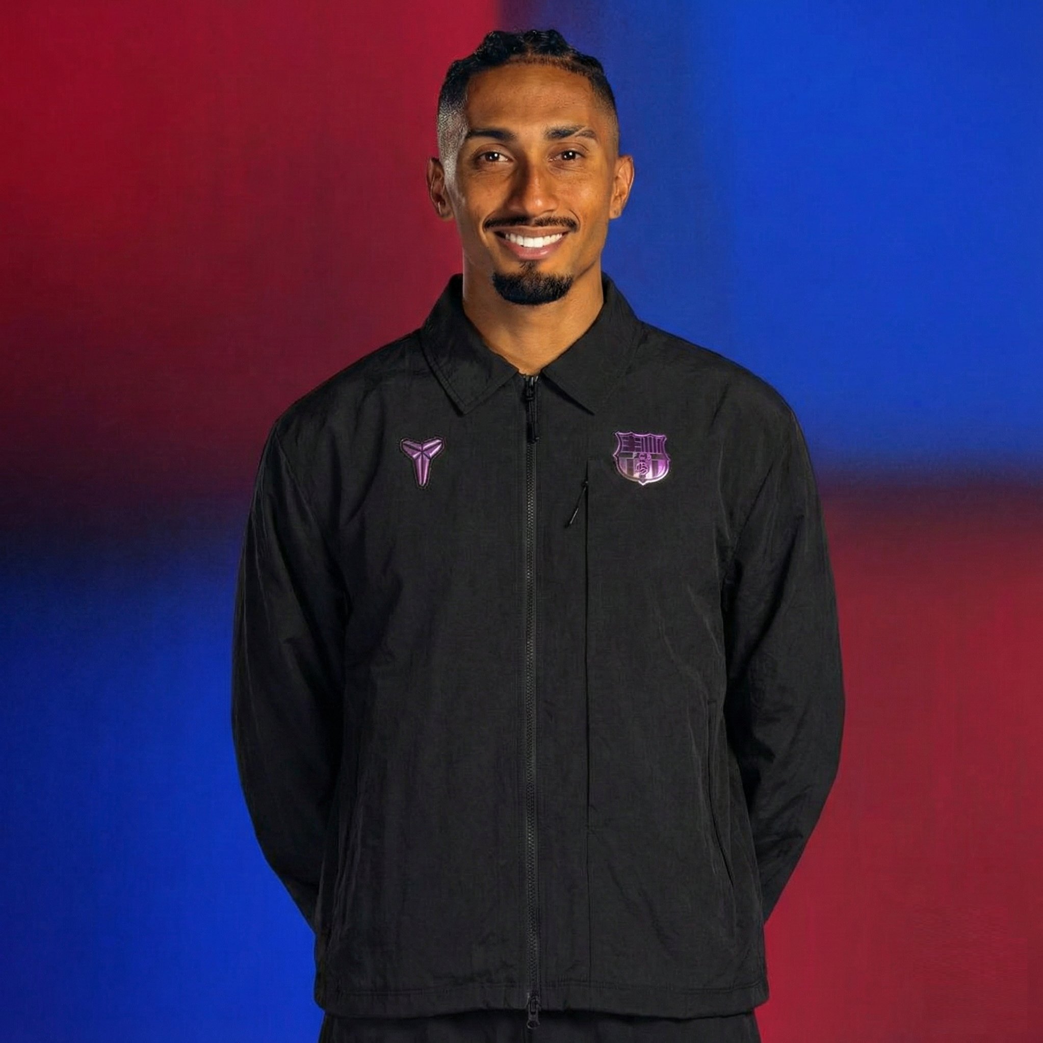 足球装备网：巴萨下赛季客场球员夹克外套😍😍😍😍体育大赏巴萨至死不渝红蓝魂