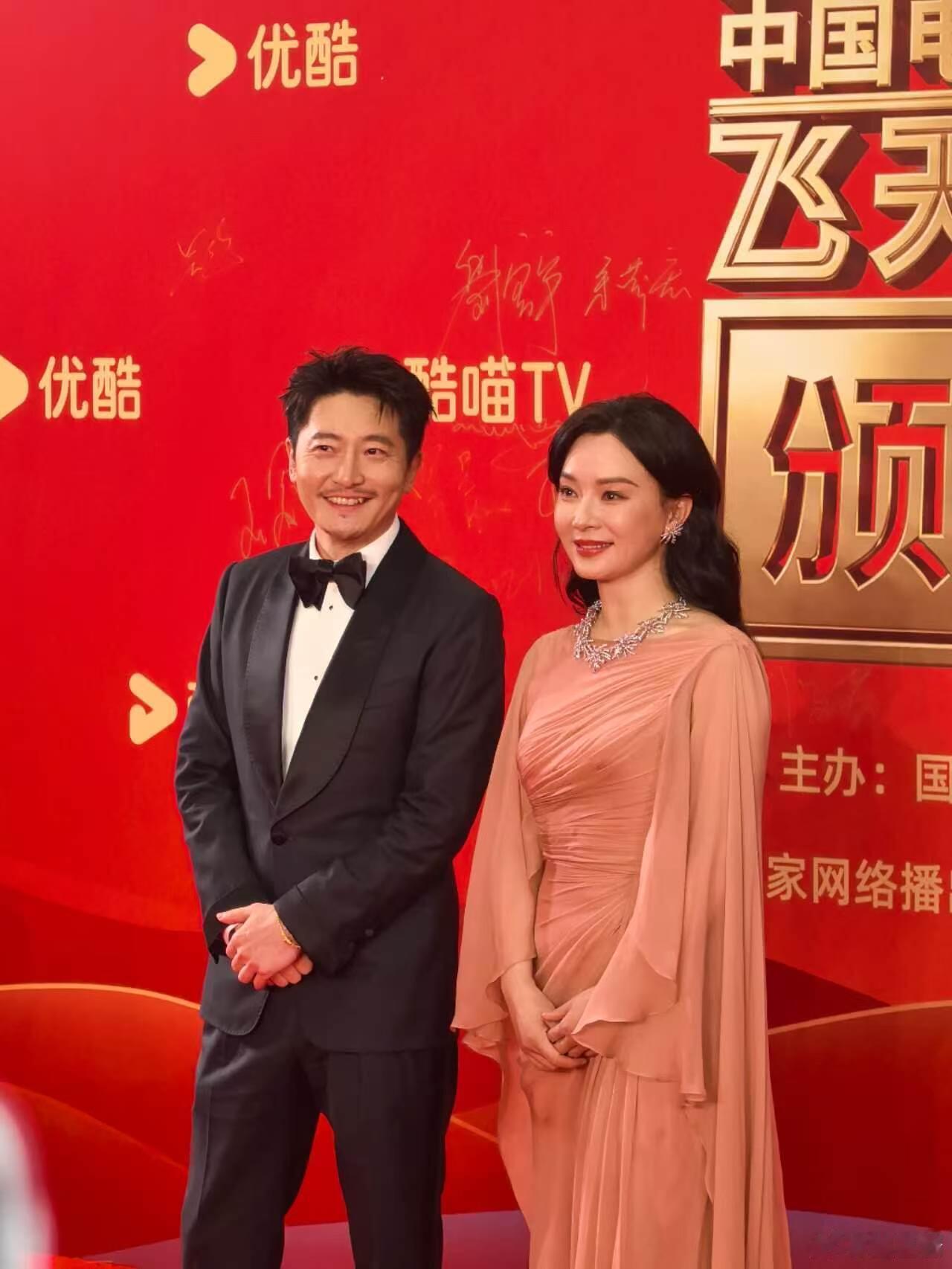 郭京飞瘦了好多 内娱中年减肥现状：一半瘦完显老，一半瘦完像换头。郭京飞属于第三种