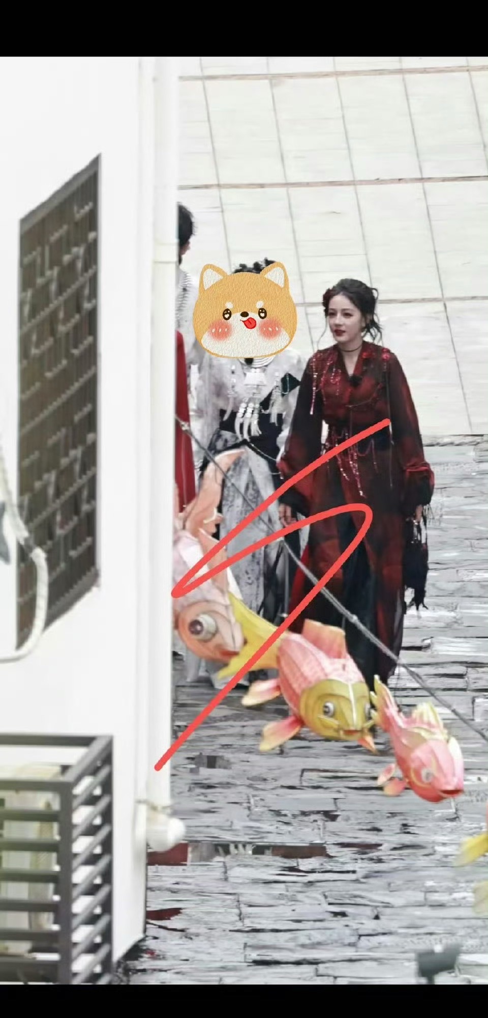 迪丽热巴 红玫瑰风情万种的暗夜红玫瑰，迪丽热巴美得太权威了[舔屏] ​​​