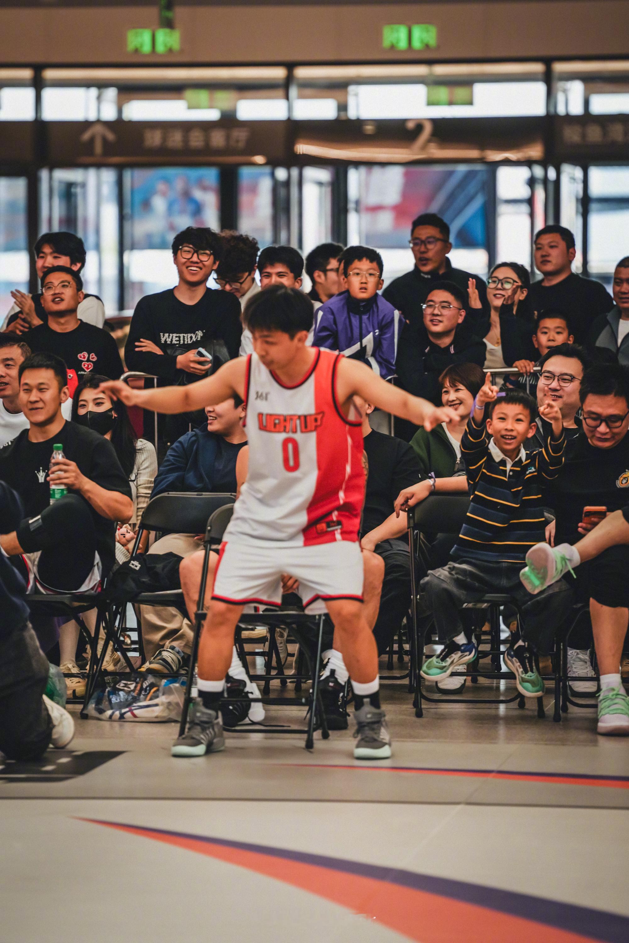 今年触地即燃揭幕战🏀最燃的一支球队「羊汤大队」尽管身高没优势，也没有外援，被对