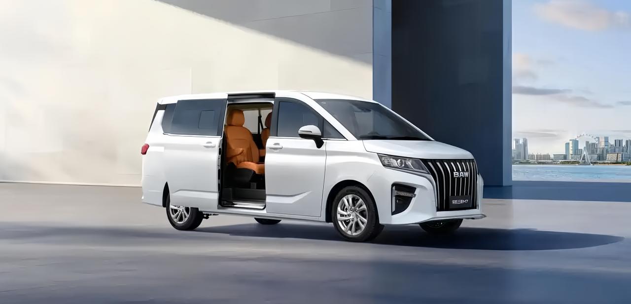 🚐 8.98万把自动挡和宿营玩法一起端上来，2026款锐胜王牌M7这车思路挺直