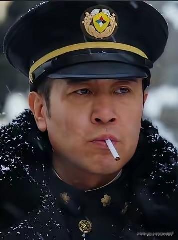 于和伟算是大器晚成吗？
这几年他的风头盖过了所有中年男演员，他算是接了张嘉译的班