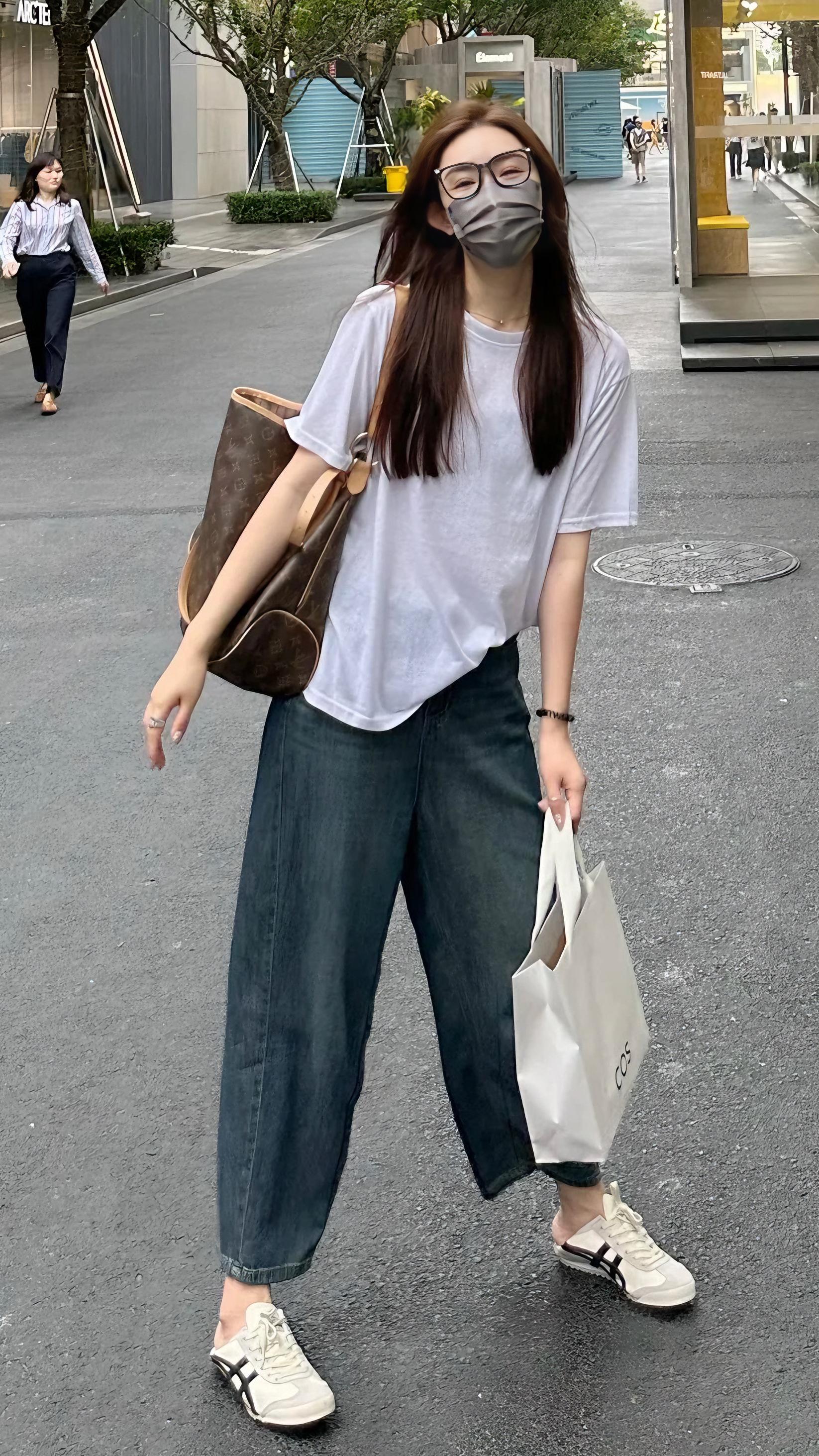 简约休闲风穿搭太耐看了。