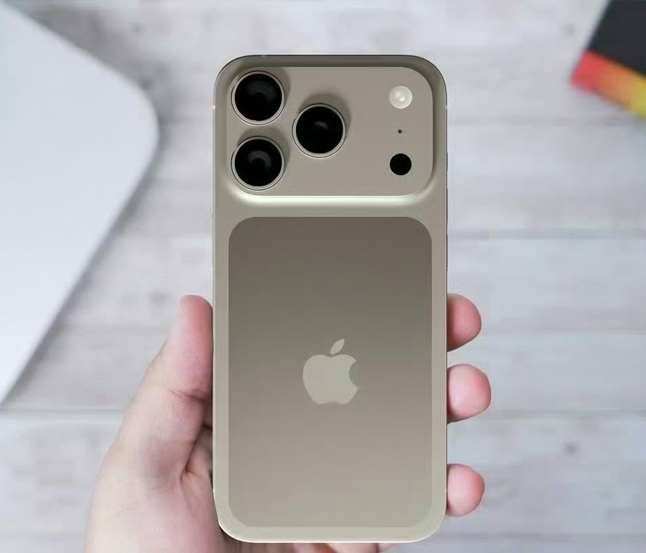 iPhone17Pro长得像充电宝说实话有点丑，过于复杂，但是不妨碍这代iPho