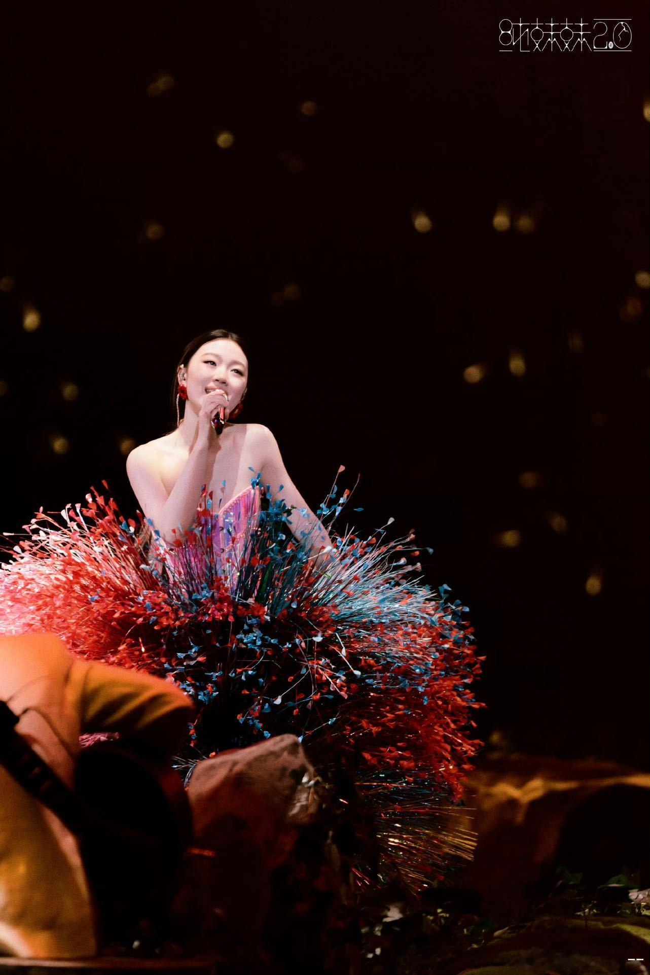 单依纯一套更比一套夯单依纯巡演高定大赏单依纯纯妹妹2.0巡演太用心，六套造型四高