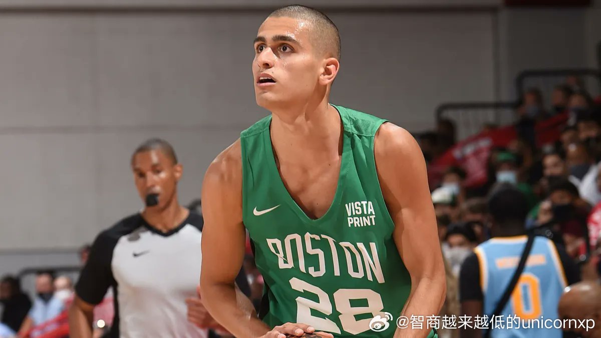 LSU赛季结束后上赛季球队阵容几乎全部清空，目前是在夏季转校期阵容重组速度也是全
