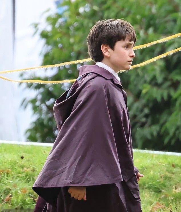 HBO剧版《哈利波特》全新片场照曝光！长袍已上身