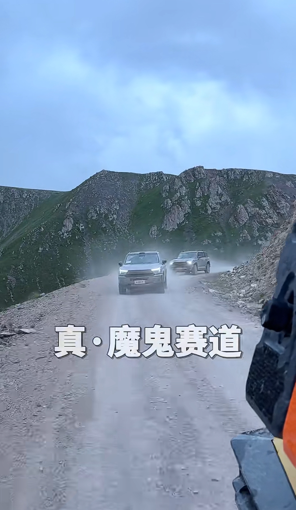 真实的巴音布鲁克有多难开巴音布鲁克从天鹅湖到九曲十八弯，其实路况很好，全程都柏油