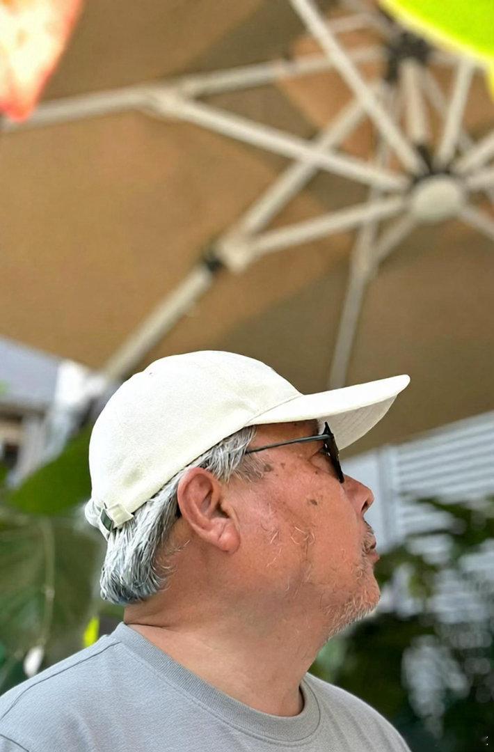 【若谷说：取悦】人要学会或及时取悦自己，这就是我们常说的开心。但不可拿别人去取悦