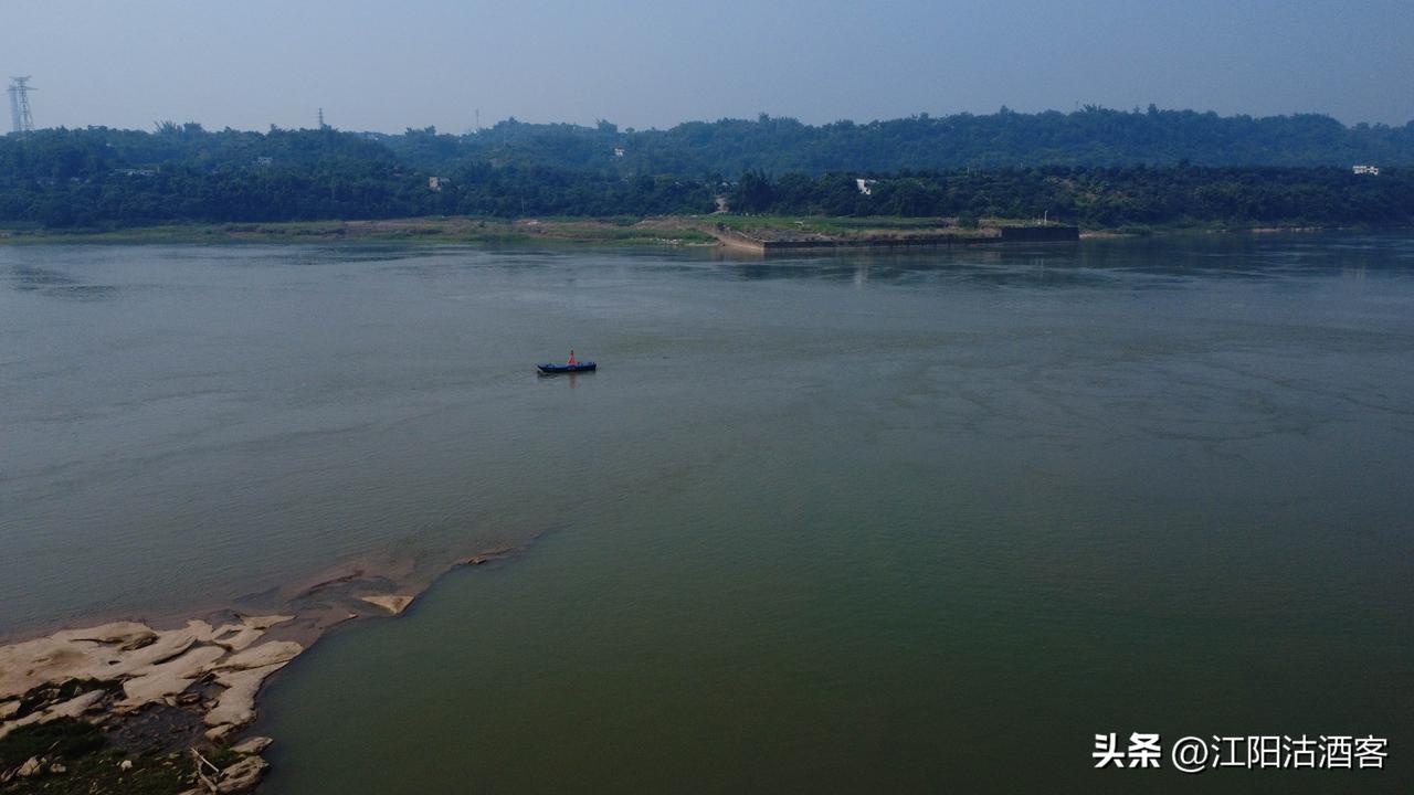 长江流域的生态这些年越来越好，可惜就是老渡口和码头基本上都没有了，历史的进程水运