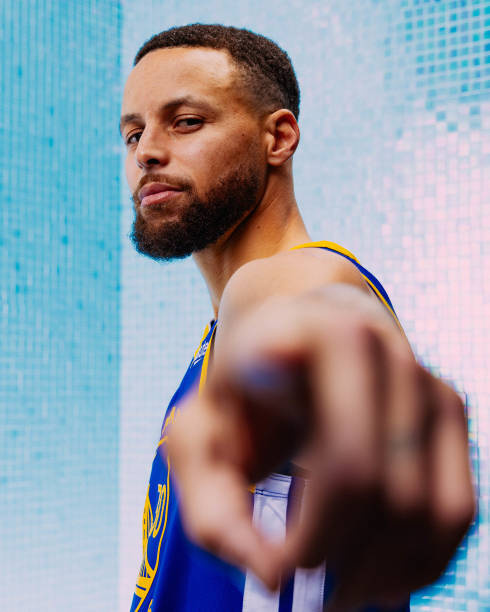 库里明天复出库里明天能得多少分库里明天又会命中几个三分想看库里和铂金首次的挡拆画