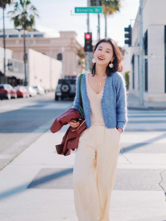 被这一抹雾蓝吃得死死的🐟 Sézane