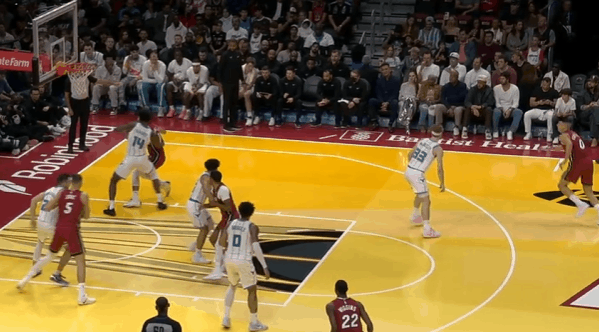 热火观察：“意大利炮”重生，丰泰奇奥在热火迎来强势回暖经过上季的低迷后丰泰奇奥休