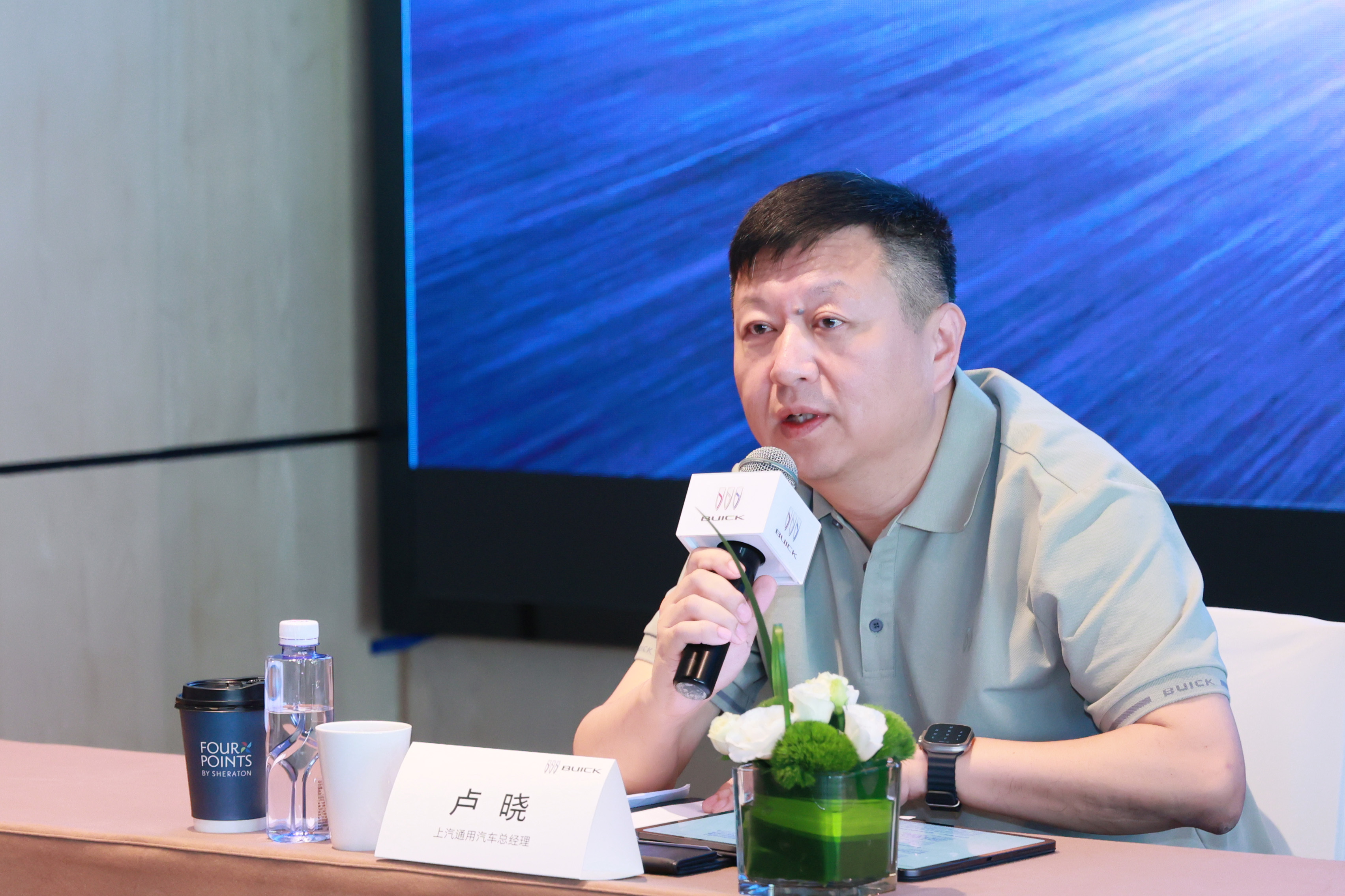 【上汽通用卢晓：未来8个月至少有5款产品上市】在全新别克 GL8 陆尊上市发布会