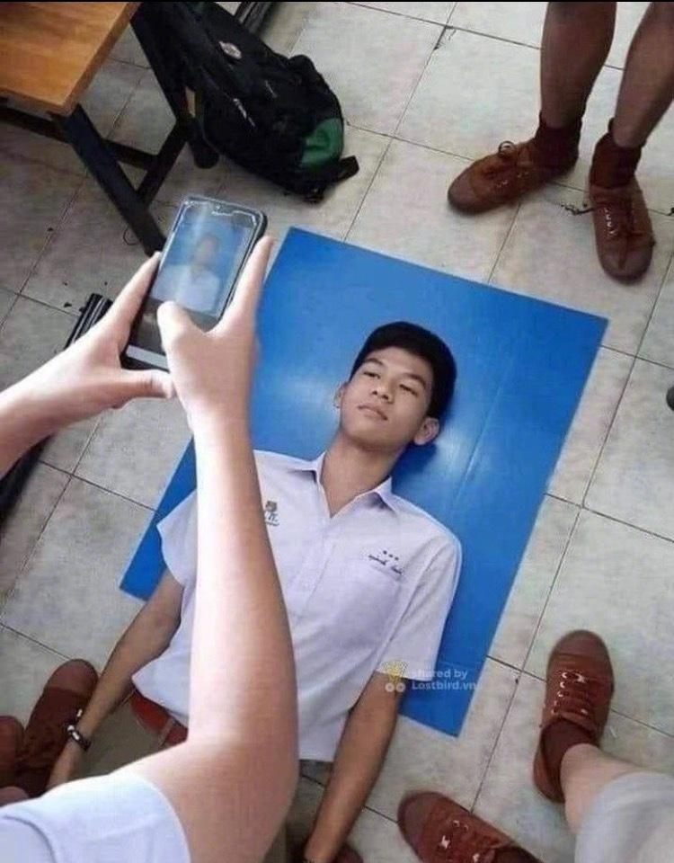 生活一直在挑衅我
难绷梗图 ​