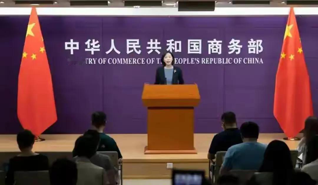 路透社最近爆了个猛料——美国政府偷偷在出口的高端AI芯片里植入追踪器，专门盯着这