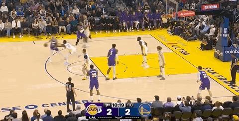 詹姆斯连进两球，状态可以啊！ 湖人6-2领先勇士！！湖人vs勇士