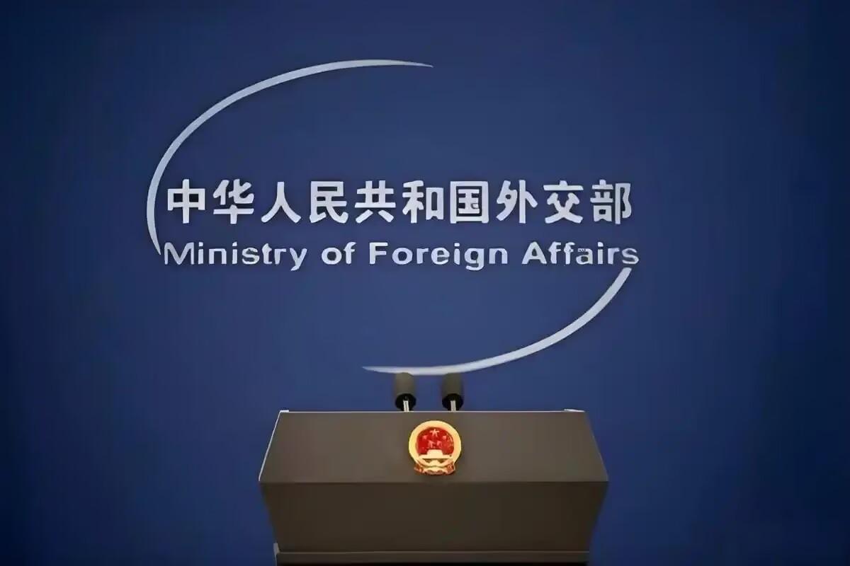 10月12日，外交部正式宣布：即日起，对巴拉圭通信和技术部长比利亚特（Gusta