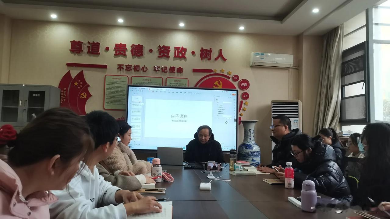 “大道之行，不责于人。”有的人，把刻薄当本事，使他人敬而远之。有的人，以宽厚心待