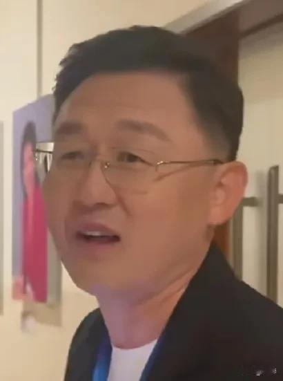 正当世界杯如火如荼地进行时，正当各国球迷沉浸于世界杯的激情时，我们却因一群小朋友
