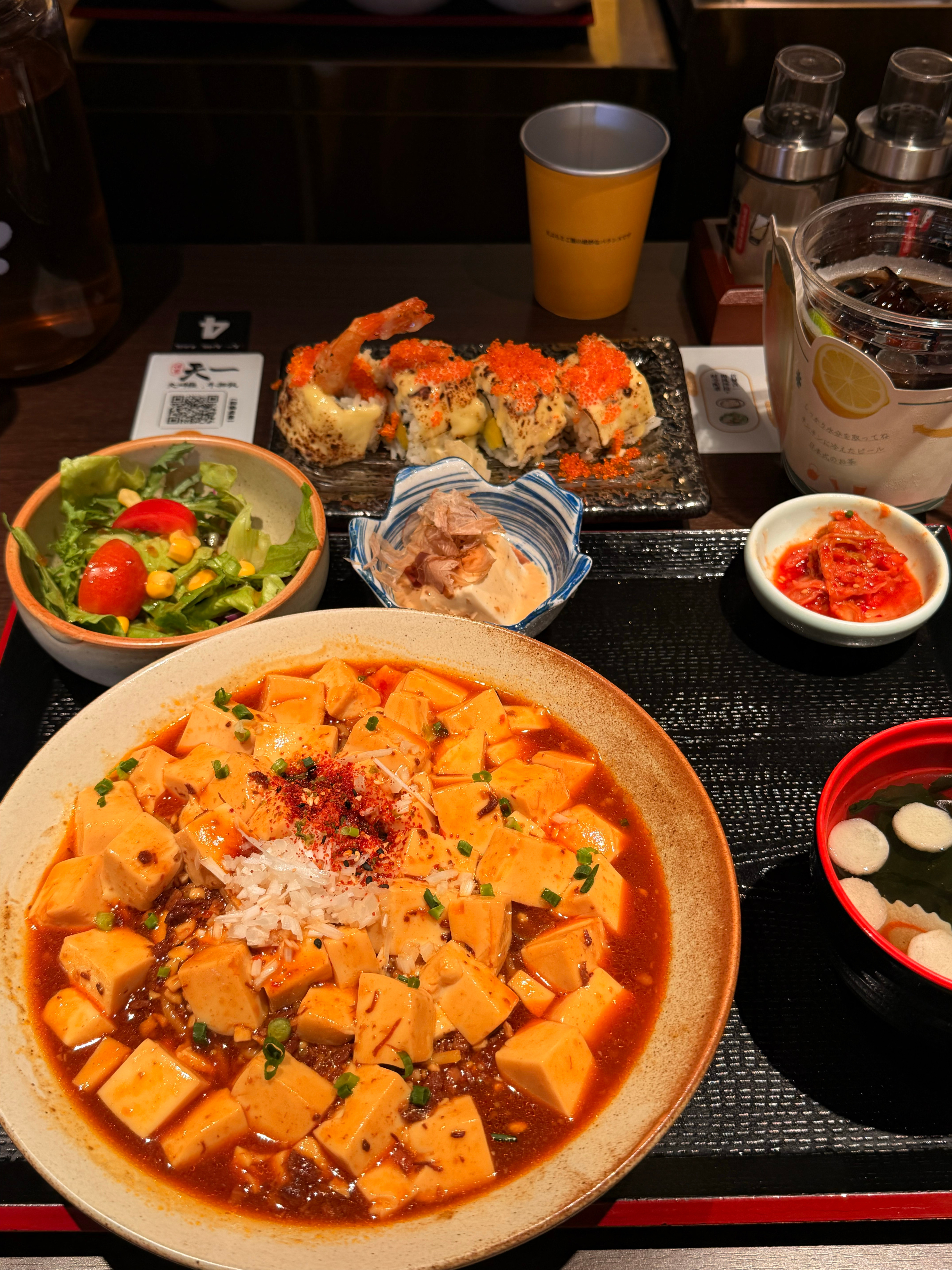今天偶然和朋友来吃一家居酒屋！很难想象一个居酒屋最好吃的是麻婆豆腐，真的好下饭好