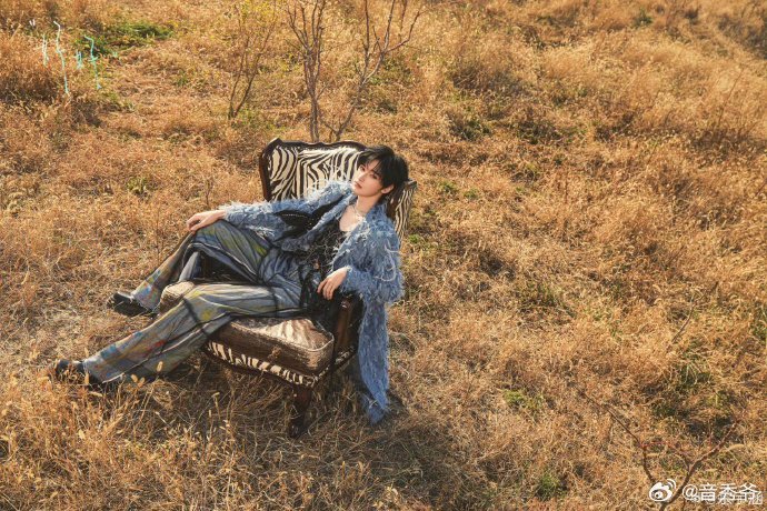 余宇涵公司年会中了一等奖我们的爸爸余宇涵成了公司年会的天选之子，抽中全场唯一的一