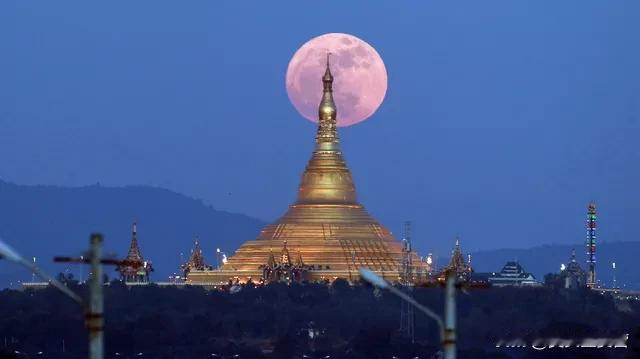 白俄罗斯总理亚历山大·图尔钦宣布，白俄罗斯计划于年底前在缅甸首都内比都设立外交代