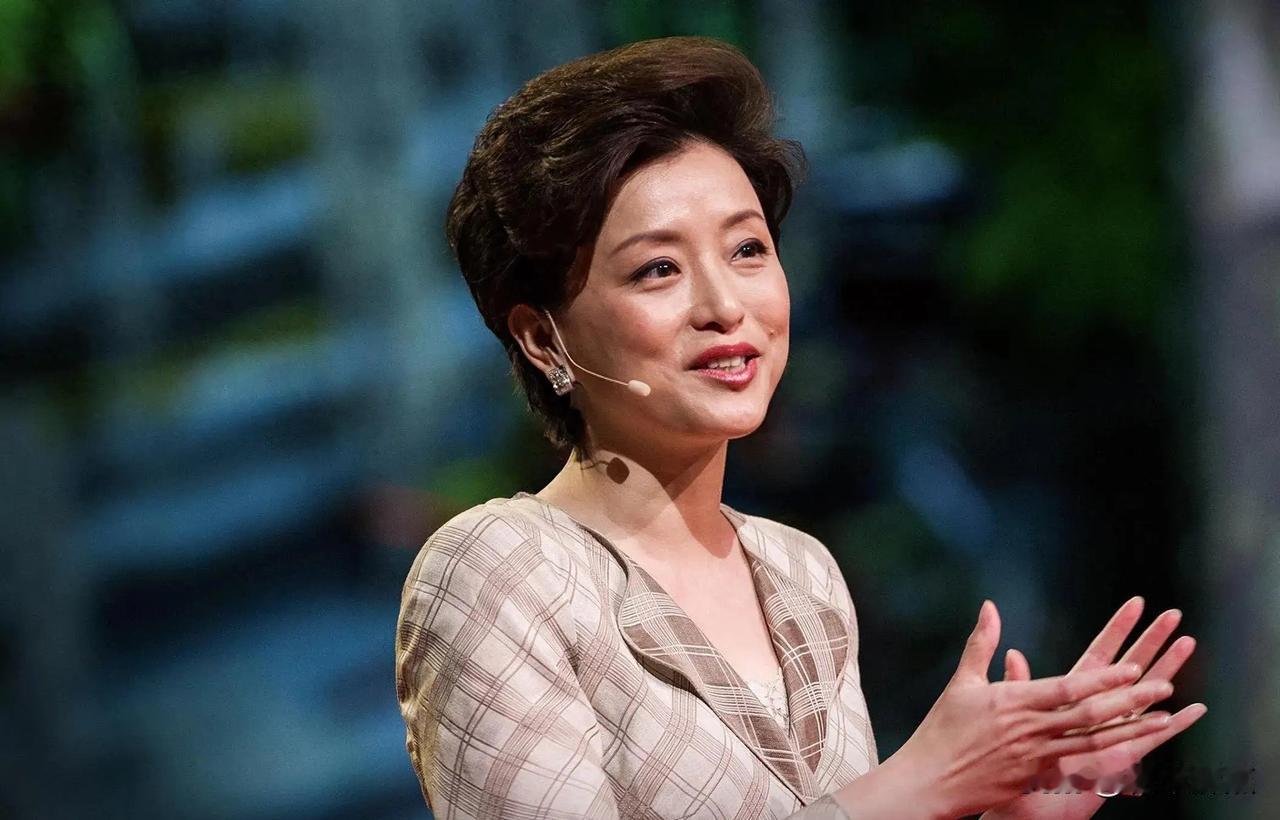 杨澜身在镁光灯下，张一兵连朋友圈都没有，三十年不联系到底图啥？
今天刷到一条旧闻