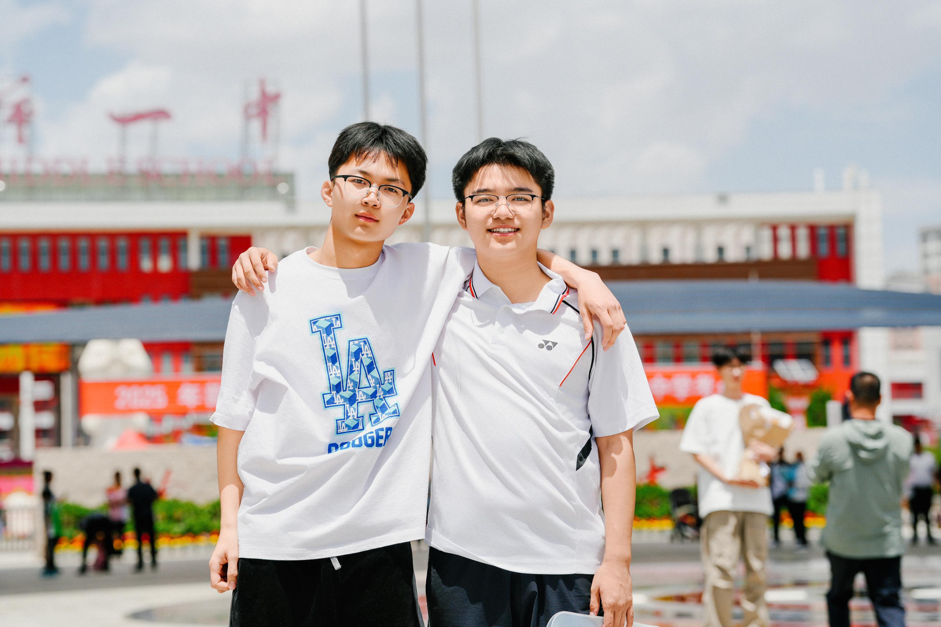 同学情…