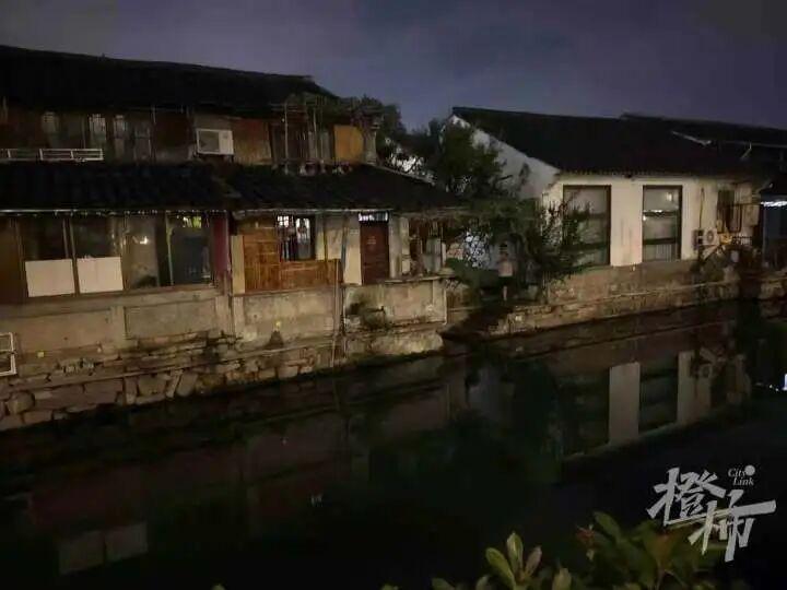 曾经火爆全网的绍兴“葫芦娃爷爷”，忍痛剪掉墙上七个网红葫芦，背后的原因格外暖心。