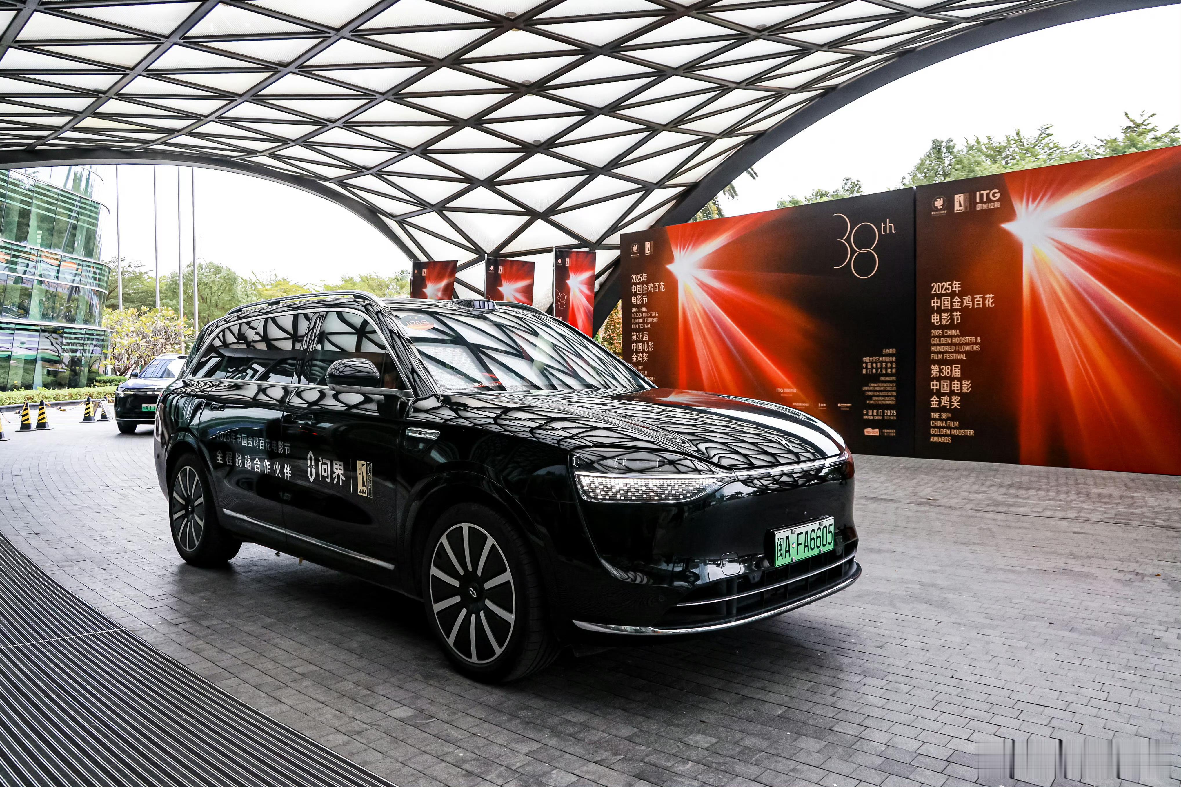 文艺圈顶流+科技圈新贵？甭说~还挺配